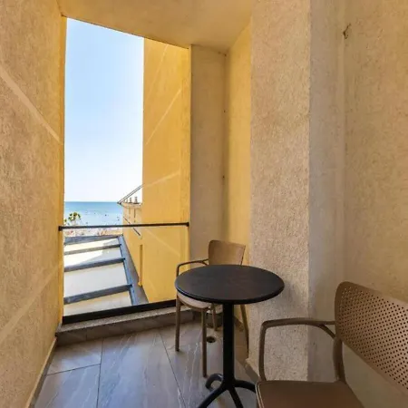 Apartamento The Azure Beachfront By Ps