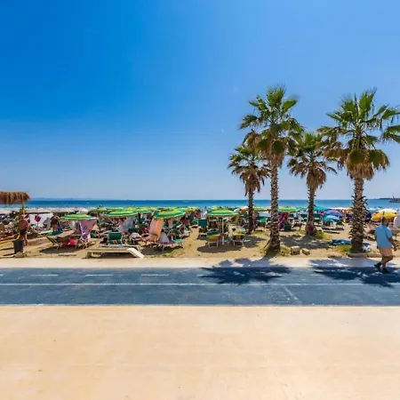 Apartmán The Azure Beachfront By Ps Durrës