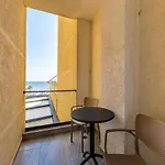 Apartmán The Azure Beachfront By Ps