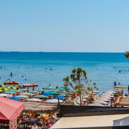 Appartement The Azure Beachfront By Ps Durrës