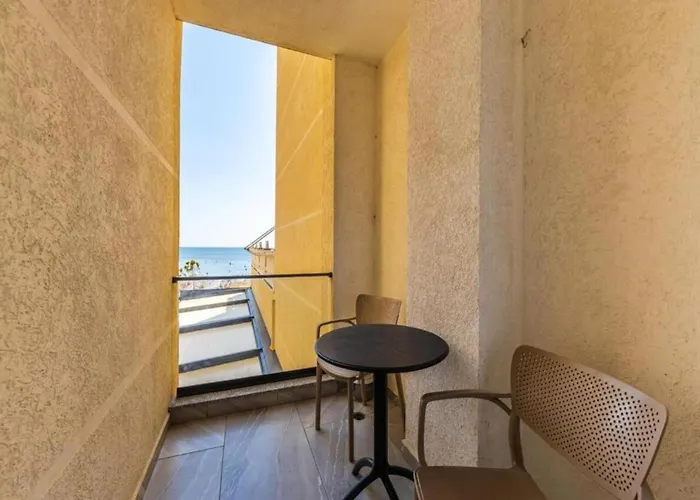 Appartement The Azure Beachfront By Ps